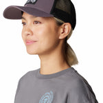 Jockey Unisex Mhw Logo Trucker Morado Mountain Hardwear