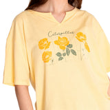 Polera Manga corta Casual Mujer NOTCH NECK NOVELTY TEE 1 Amarillo CAT