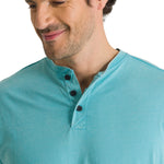 Polera Manga Corta Henley Hombre Burnout Azul Claro CAT