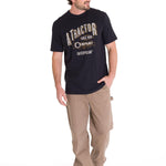 Polera Manga Corta Casual Hombre HISTORIC TRADITIONS GRAPHIC TEE Negra Cat