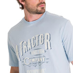 Polera Manga Corta Casual Hombre HISTORIC TRADITIONS GRAPHIC TEE Azul Claro Cat