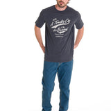 Polera Manga Corta Casual Hombre HISTORIC TRADITIONS GRAPHIC TEE Gris Oscura Cat