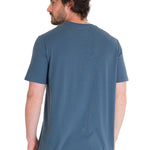 Polera Manga Corta Casual Hombre HISTORIC TRADITIONS GRAPHIC TEE Azul Petróleo Cat