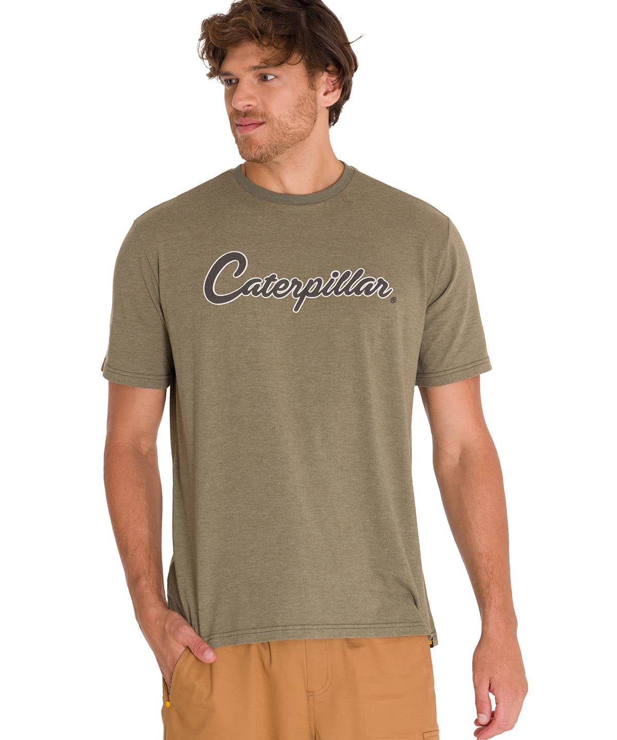 Polera Manga Corta Casual Hombre HISTORIC TRADITIONS GRAPHIC TEE Oliva Cat
