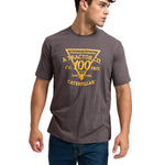 Polera Manga Corta Casual Hombre CENTENNIAL 100 YEARS GRAPHIC TEE  Gris Oscura Cat