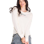 Polera Manga Larga Casual Mujer L/S FLORAL GRAPHIC TEE Blanca Cat