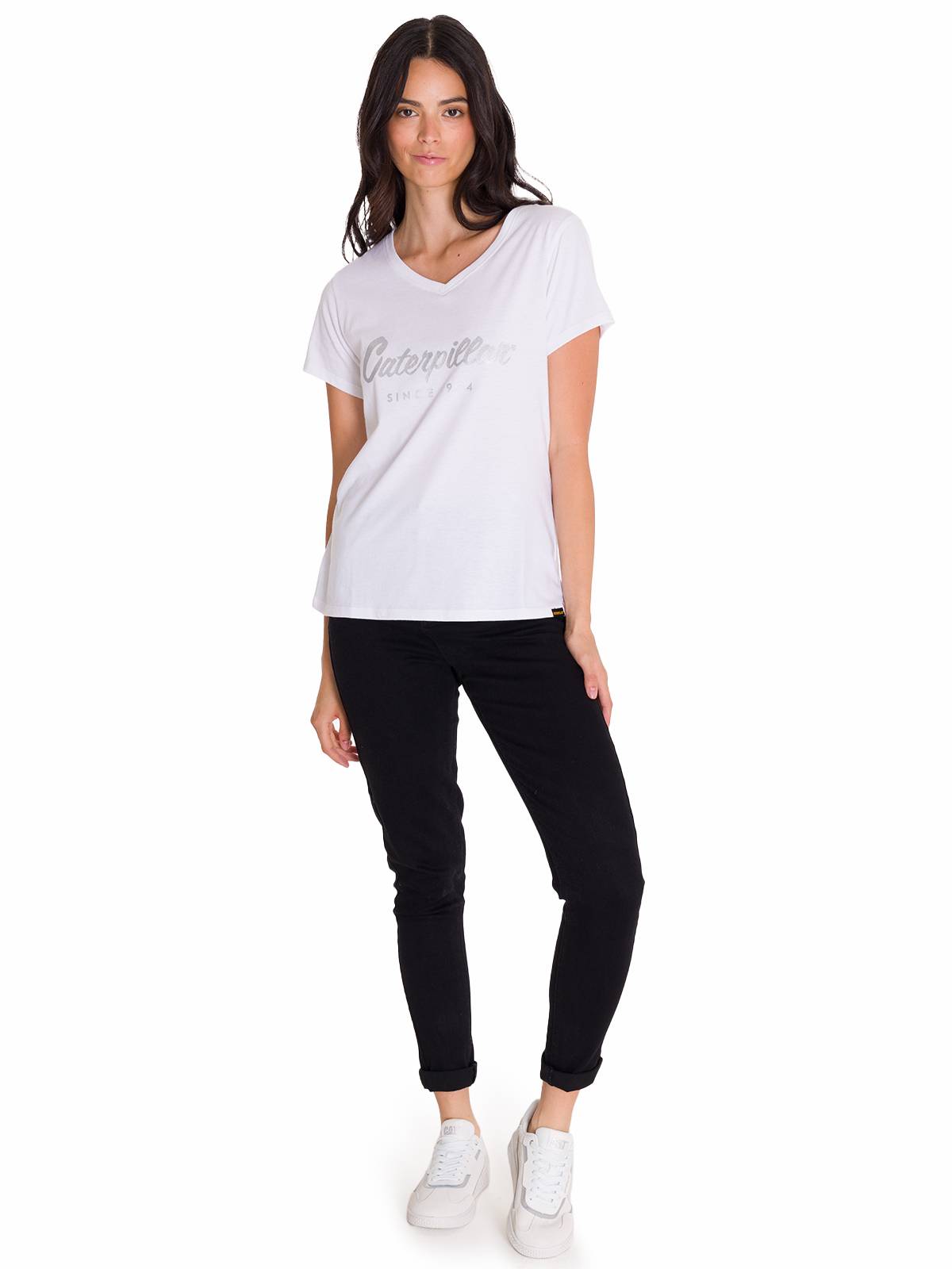 Polera Manga Corta Cuello V Mujer CAT METALLIC SCRIPT V-NECK TEE Blanca Cat