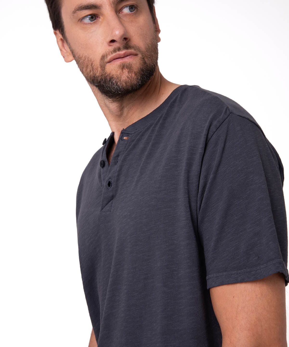 Polera Manga Corta Henley Hombre Slub Knit Negro Cat