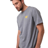 Polera Manga Corta Hombre Small Logo Gris CAT