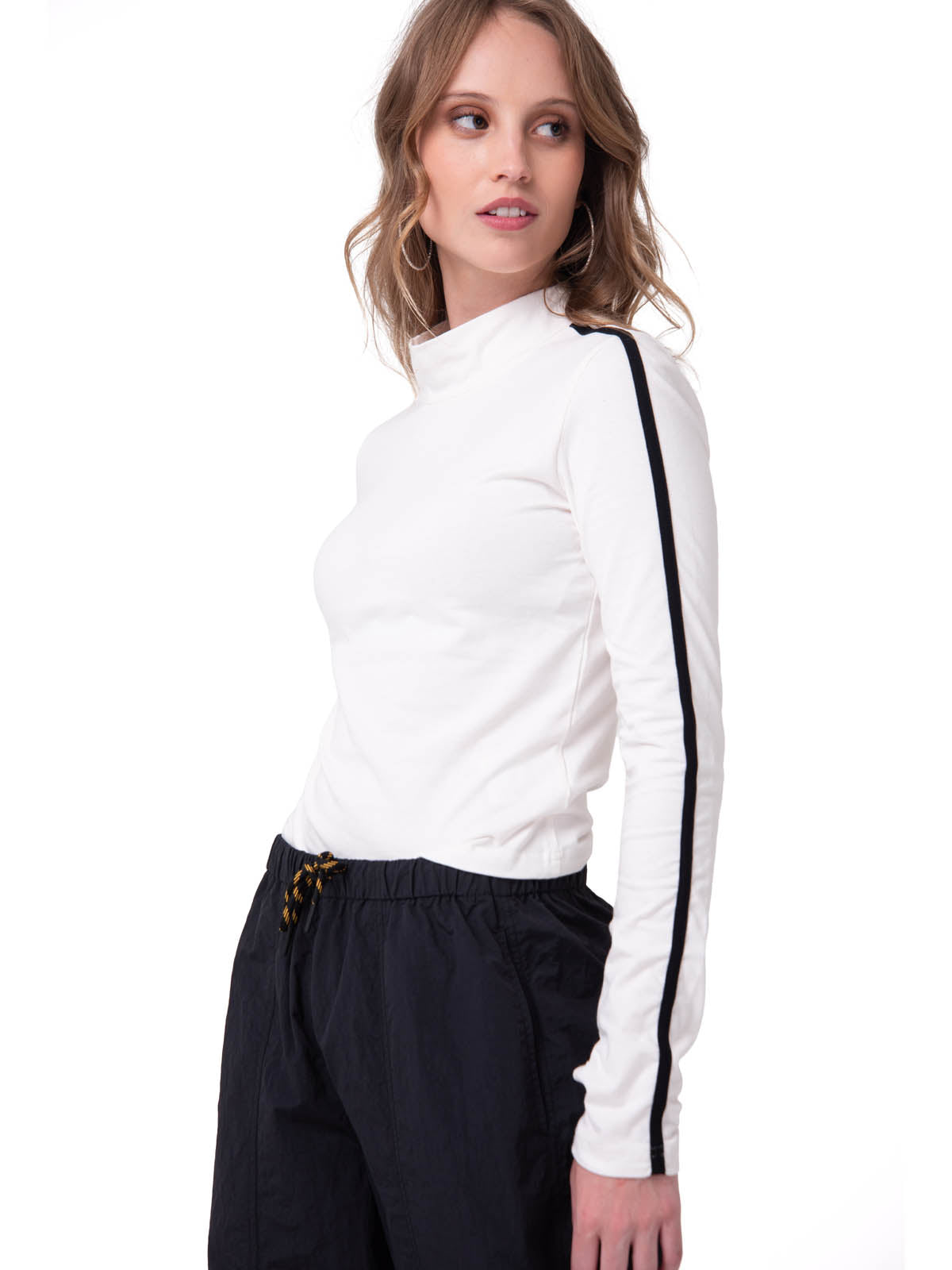 Polera Manga Larga Mujer Sporty Mock Neck Blanco Cat