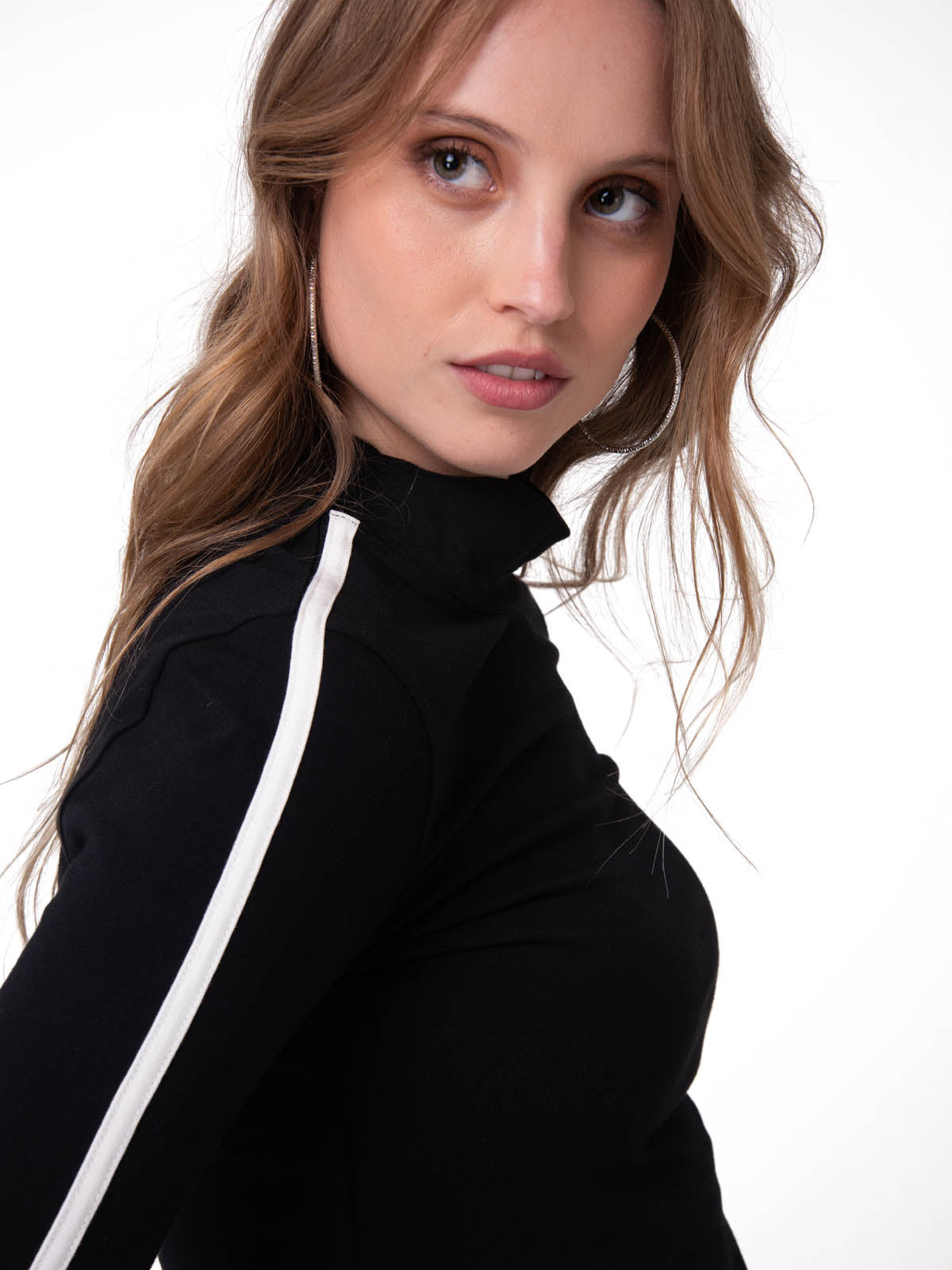 Polera Manga Larga Mujer Sporty Mock Neck Negro Cat