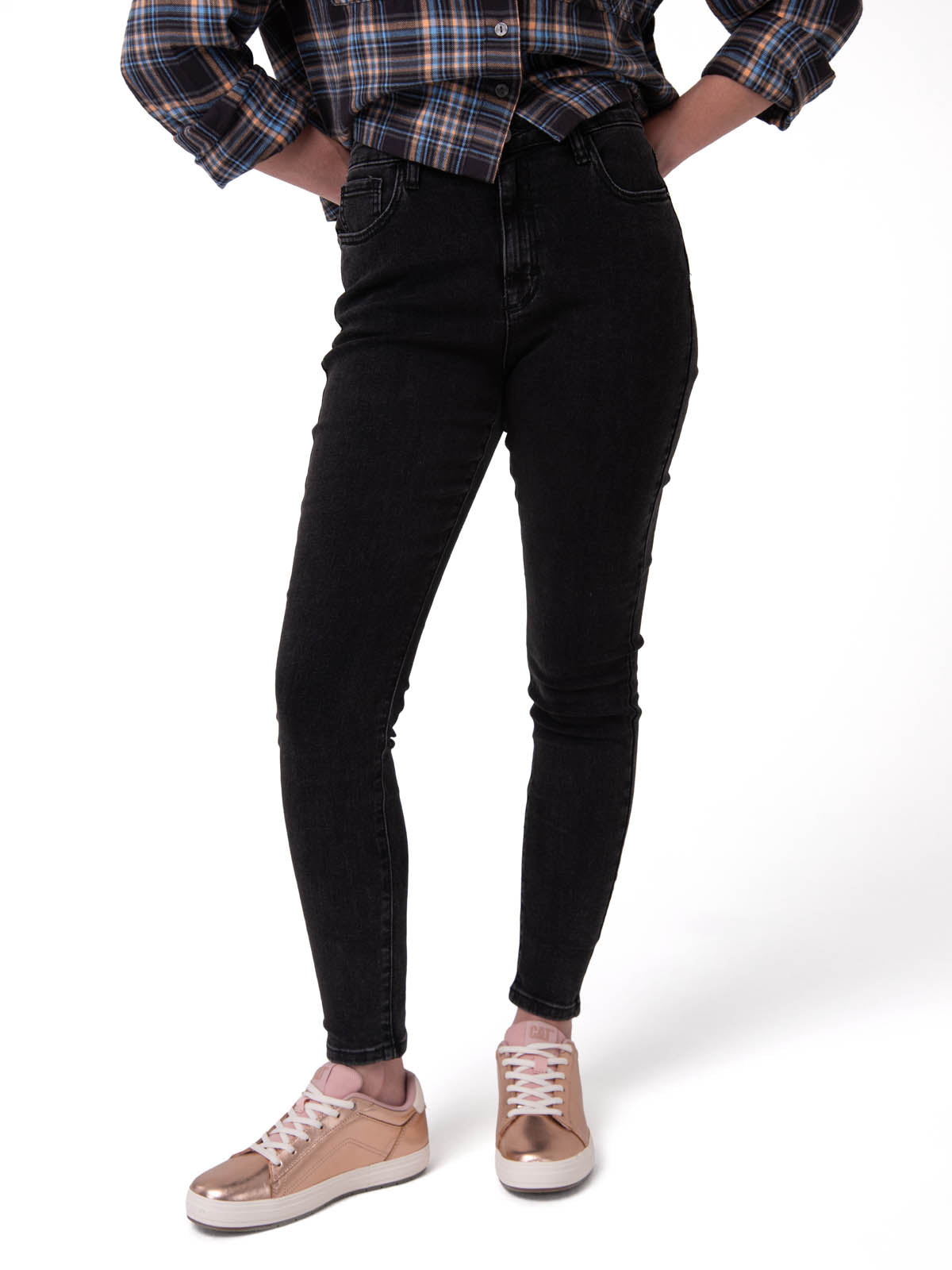 Jeans Mujer Stretch Denim Mid Rise Negro CAT