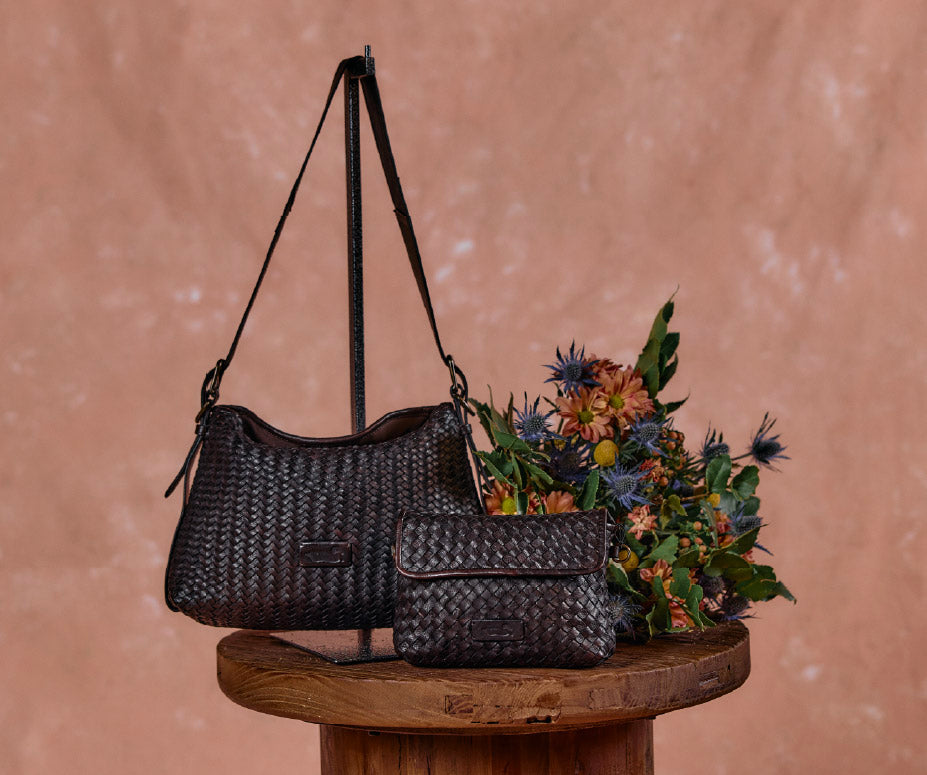 <p>Carteras y Bolsos</p><p>Hasta 50%OFF</p>