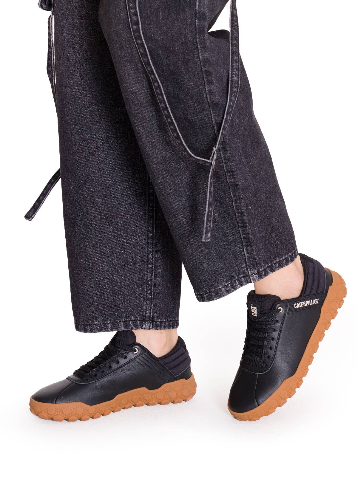 Zapatilla Cuero Mujer Hex + Negra Cat