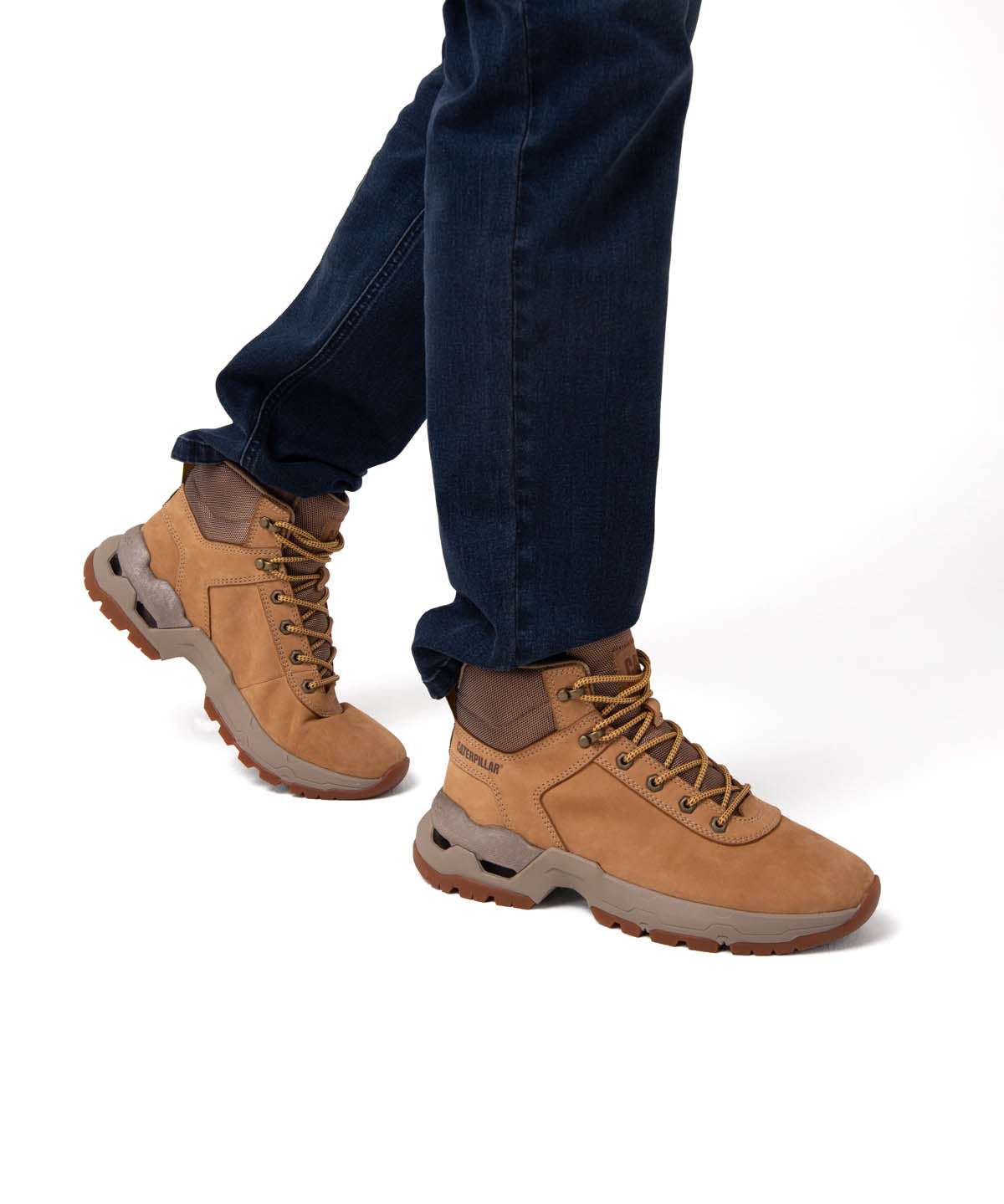Zapatilla Con Caña Hombre Surge Hiker Café Cat